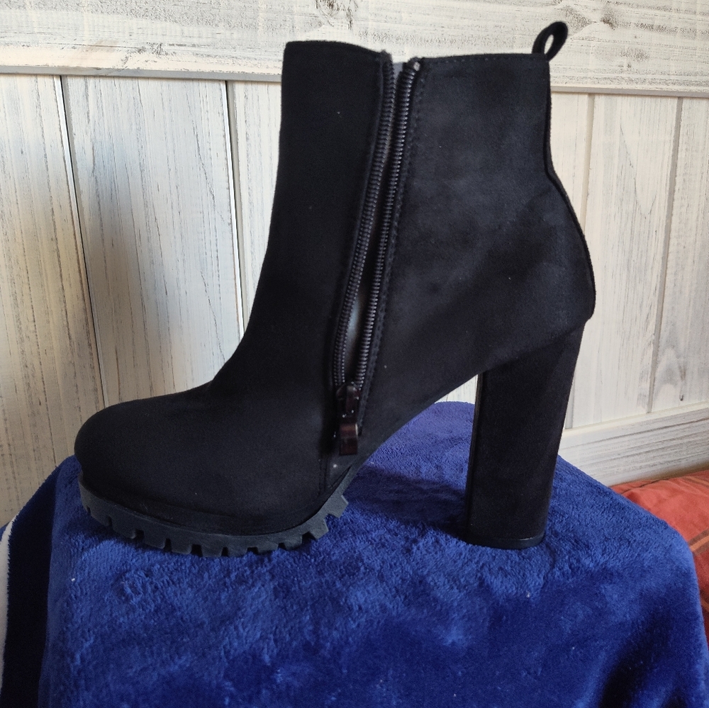 SHEIN Black Heeled Ankle Boots